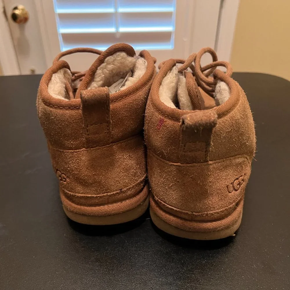 Ugg size 5 boots 3236 tan